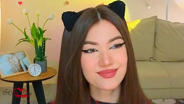 oliviaah  online show from April 2026 03:20:02 PM