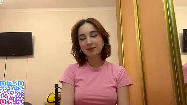 StacieLaudadio online show from December 2025 02:10:02 PM