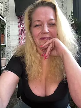 JenniferCarmen online show from February 2026 09:05:01 AM