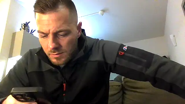 cheekycherryx online show from February 2026 12:23:01 AM