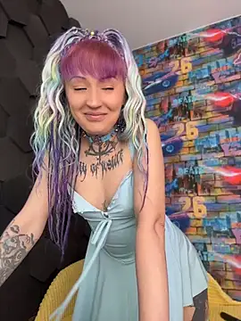 Tattoo  Moon online show from April 2026 11:54:02 PM