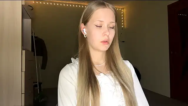 ZaidaSchwarten online show from February 2026 05:44:02 PM