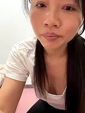 Snapshot of cmvoo chatting on December 2025 11:22:01 PM cmvoo online show from December 2025 11:22:01 PM