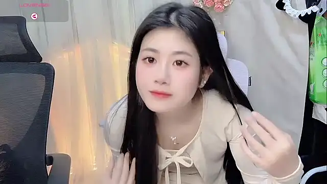 Yvonne-07 online show from December 2025 12:43:01 PM