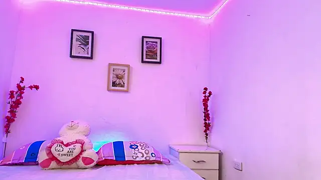 Snapshot of Aurora_Dolce chatting on March 2026 02:45:02 PM Aurora Dolce online show from March 2026 02:45:02 PM