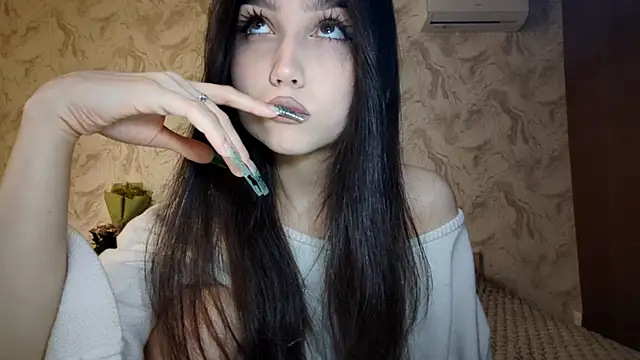 Qwami Amie online show from March 2026 03:16:01 PM