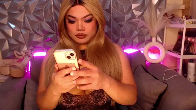 AlwaysHornyMia online show from February 2026 04:02:01 PM