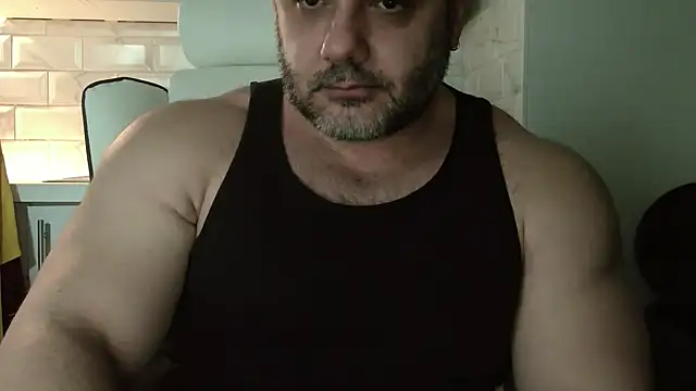 Snapshot of WildJohn_XX chatting on December 2025 08:05:02 PM WildJohn XX online show from December 2025 08:05:02 PM