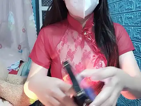 Snapshot of Yumi69 chatting on December 2025 04:00:01 PM Yumi69 online show from December 2025 04:00:01 PM