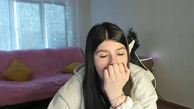 KisaModel online show from January 2026 08:29:01 AM