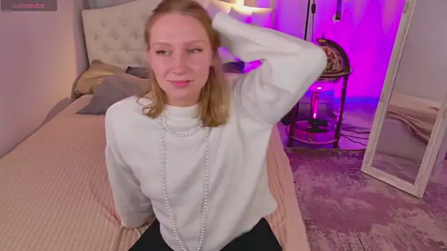 AsyaLumi online show from December 2025 06:22:01 AM