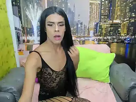 estefani robles online show from December 2025 11:13:02 PM