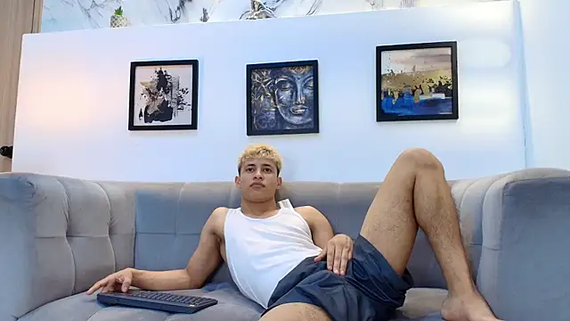 YOUNG GUYS1 online show from April 2026 07:20:02 AM