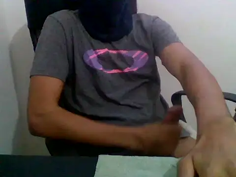 Snapshot of Hugopauzudo2323 chatting on February 2026 08:34:01 PM Hugopauzudo2323 online show from February 2026 08:34:01 PM