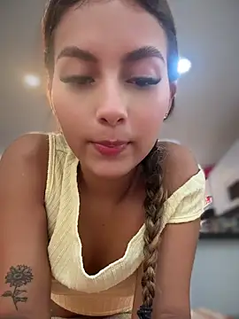 Snapshot of Valeria-escobar chatting on July 2026 02:13:01 PM Valeria-escobar online show from July 2026 02:13:01 PM