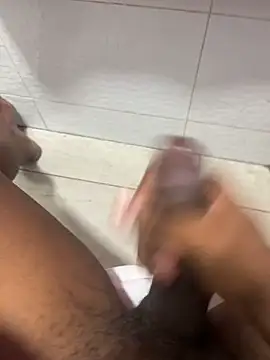 Snapshot of Comeonmyhouse22cm chatting on February 2026 11:47:01 PM Comeonmyhouse22cm online show from February 2026 11:47:01 PM