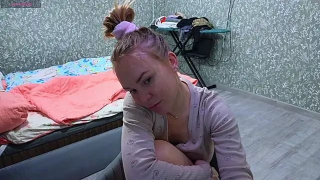 s trawberry  online show from March 2026 04:05:01 AM