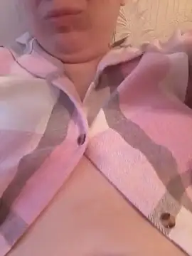 LimonLoveqw online show from April 2026 02:40:01 PM