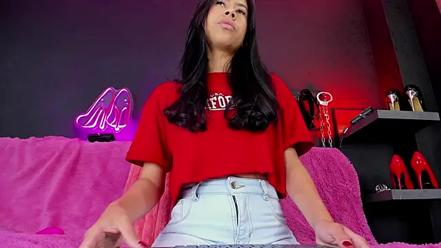 Snapshot of AquaRivers chatting on December 2025 10:56:02 AM AquaRivers online show from December 2025 10:56:02 AM