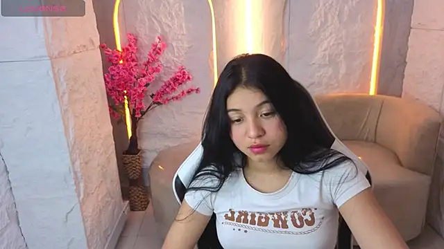 Snapshot of Sofi_Adams_Tx chatting on December 2025 12:56:01 PM Sofi Adams Tx online show from December 2025 12:56:01 PM