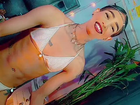 agathaferrer3 online show from April 2026 08:15:02 AM