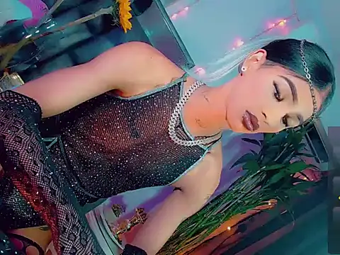 agathaferrer3 online show from April 2026 07:58:01 PM