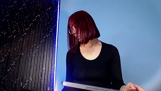 Moolly Evanz online show from February 2026 04:30:01 PM