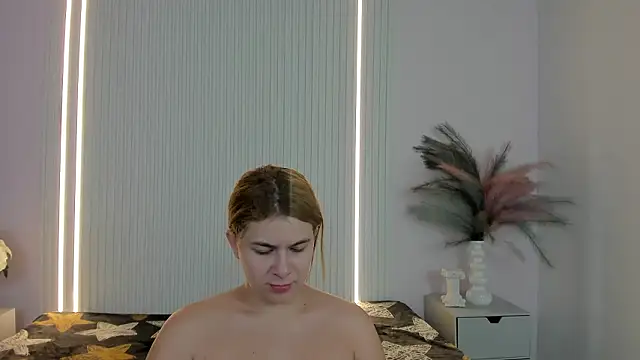 VivianOwen9 online show from March 2026 03:08:01 PM