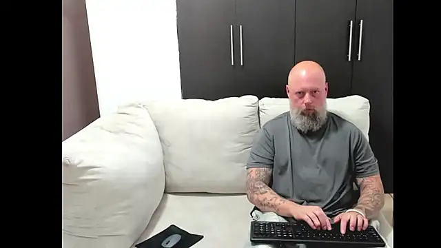 Aurora and the beast online show from March 2026 06:15:02 PM