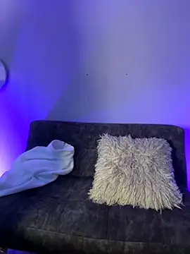 Lunaclarx online show from December 2025 12:11:02 PM