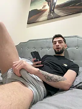 Juliann69Ramiro online show from February 2026 09:43:01 PM