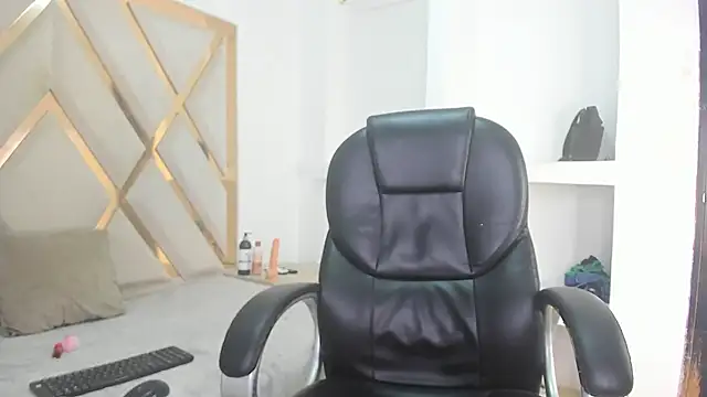 Snapshot of Selenaasm chatting on February 2026 09:22:02 PM Selenaasm online show from February 2026 09:22:02 PM