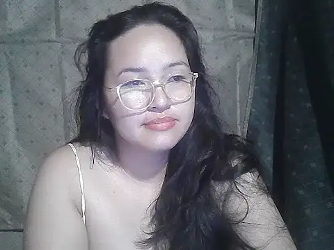 Snapshot of yummy_jyra02167 chatting on December 2025 08:14:01 PM yummy jyra02167 online show from December 2025 08:14:01 PM