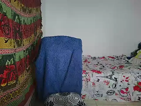 Snapshot of arianna_blonde chatting on January 2026 02:48:02 AM arianna blonde online show from January 2026 02:48:02 AM