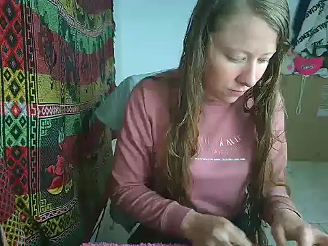 arianna blonde online show from April 2026 09:15:01 PM