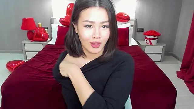 Brunette Charm online show from March 2026 11:19:01 PM