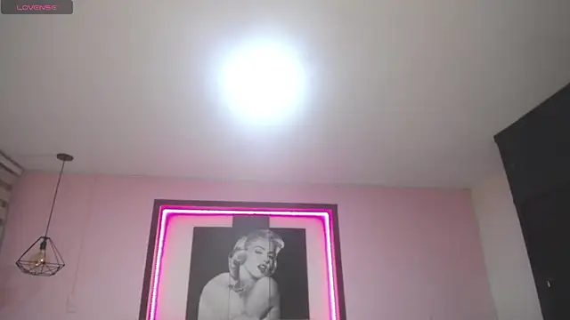 Kendall fox x online show from December 2025 04:21:01 AM