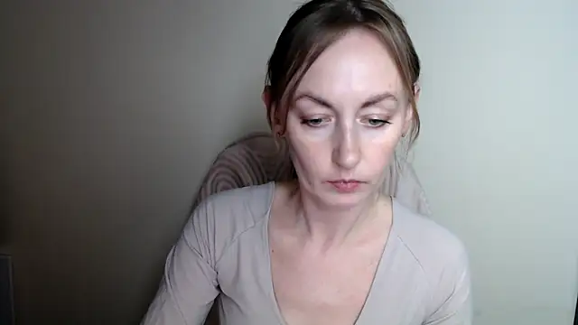 Snapshot of LiaSeass_ chatting on June 2026 12:43:01 PM LiaSeass online show from June 2026 12:43:01 PM