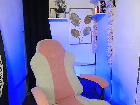 stripyapril online show from May 2026 04:58:02 PM