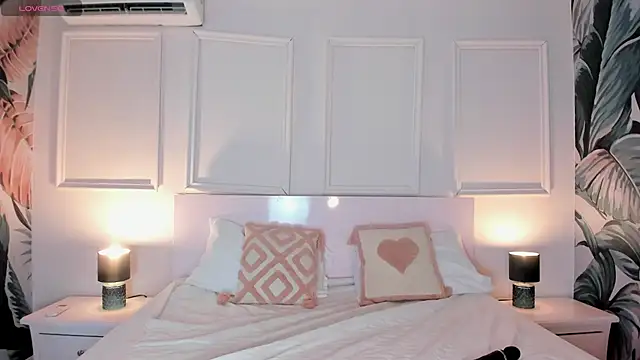 EVANGELIINE 21 online show from April 2026 06:53:01 PM