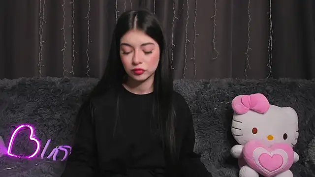 LisaColee online show from June 2026 01:13:01 PM