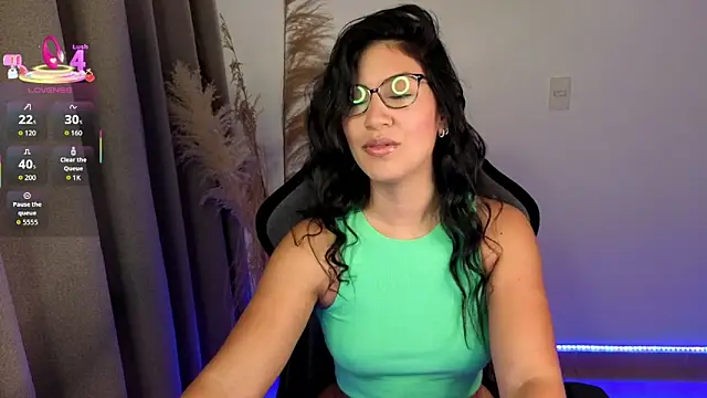 chloebum  online show from May 2026 11:06:01 AM