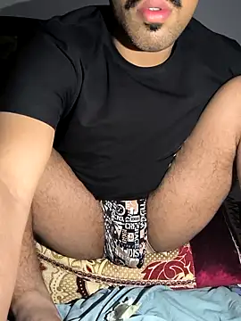 twinkarabboy online show from April 2026 10:33:02 PM