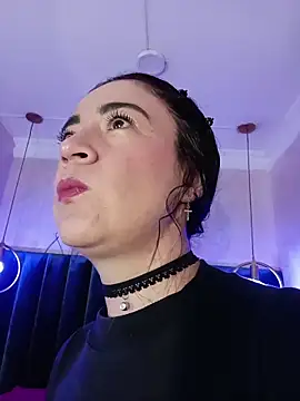 Victoria01  online show from February 2026 12:03:01 AM