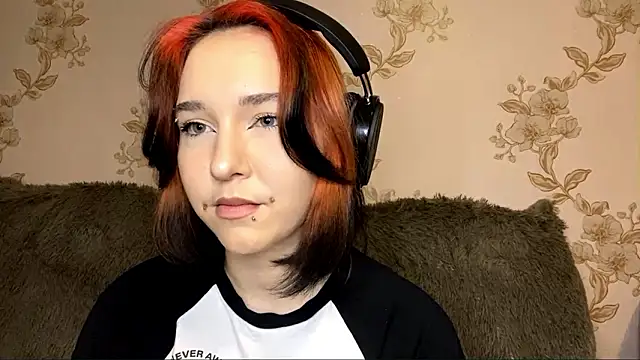 EmilyVeiro online show from February 2026 05:27:01 PM