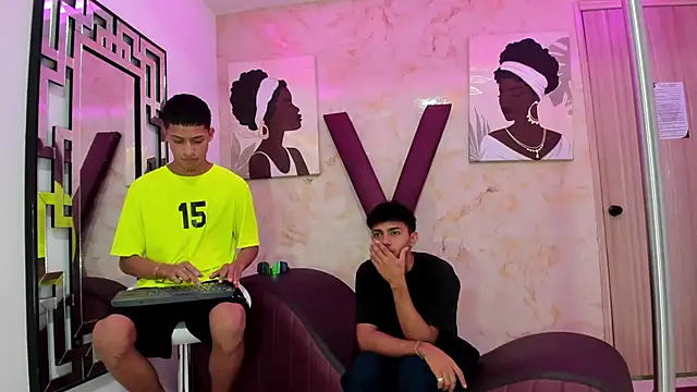 Snapshot of DIAMOND_BLACKS chatting on December 2025 07:23:01 AM DIAMOND BLACKS online show from December 2025 07:23:01 AM