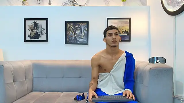 Snapshot of DIAMOND_BLACKS chatting on January 2026 07:22:01 AM DIAMOND BLACKS online show from January 2026 07:22:01 AM