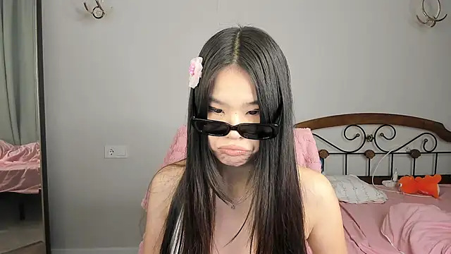 amiya cute online show from February 2026 03:31:01 PM