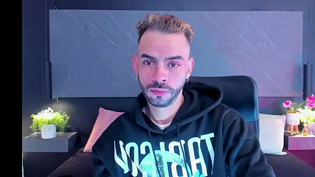 Snapshot of arcangel_harris chatting on March 2026 11:17:01 AM arcangel harris online show from March 2026 11:17:01 AM