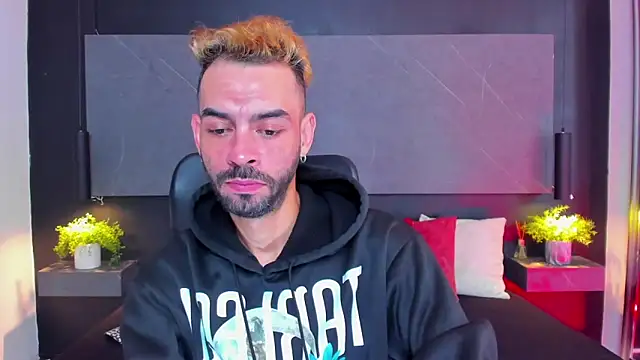 Snapshot of arcangel_harris chatting on March 2026 11:28:02 AM arcangel harris online show from March 2026 11:28:02 AM